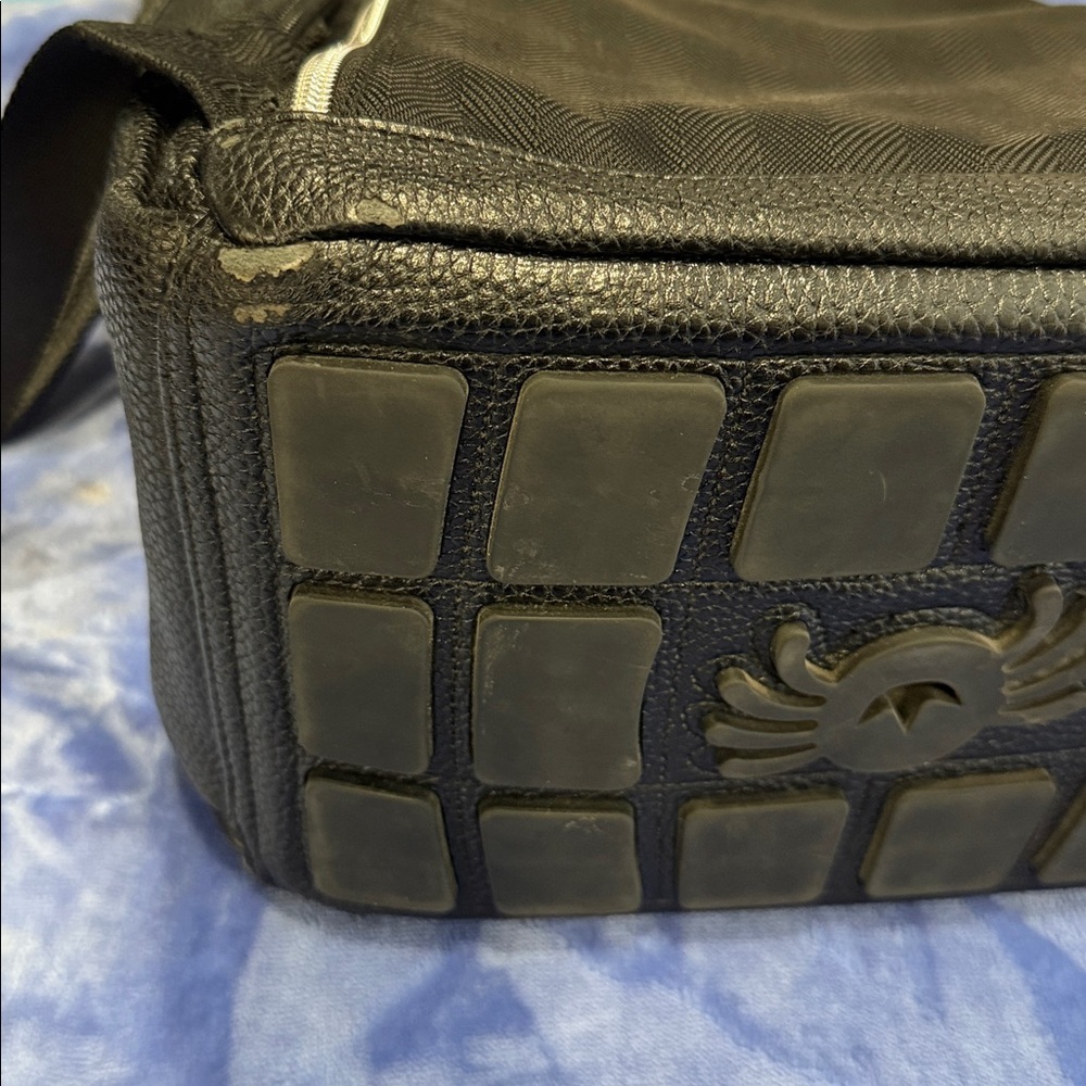 Itzy Ritzy Black Large Diaper/Backpack Bag - Picture 7 of 12